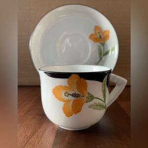 Bayreuth, Bavaria - Art Deco Floral demitasse and Saucer - set of 4